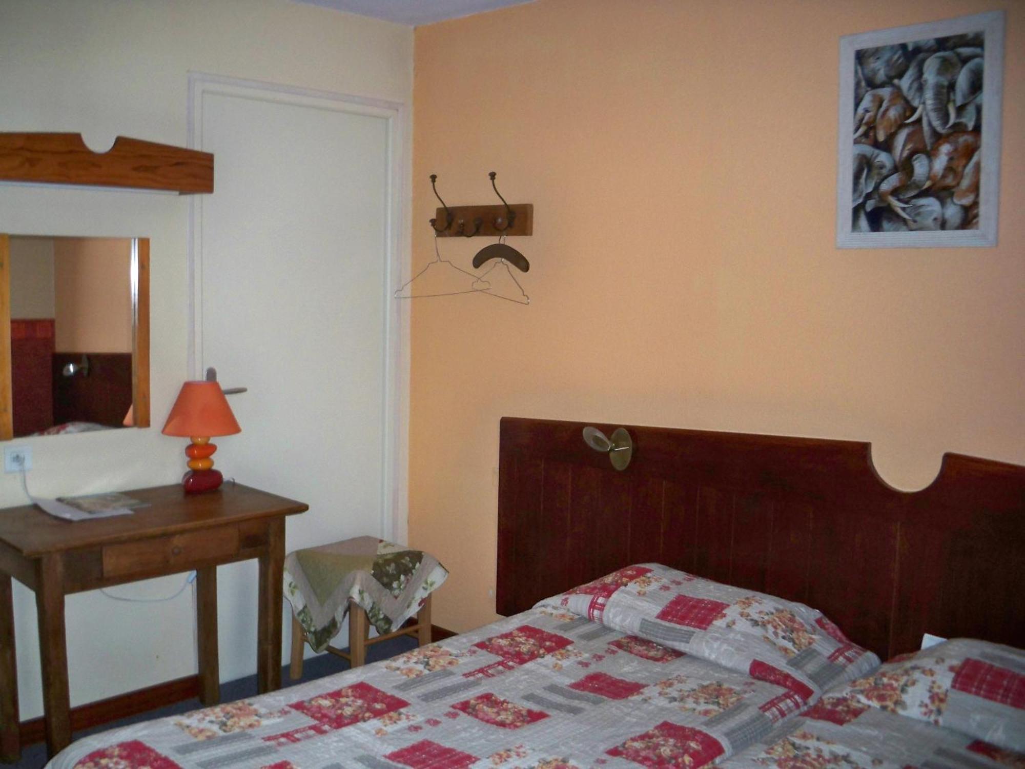 Hotel Ad Cyber-hotel 2*