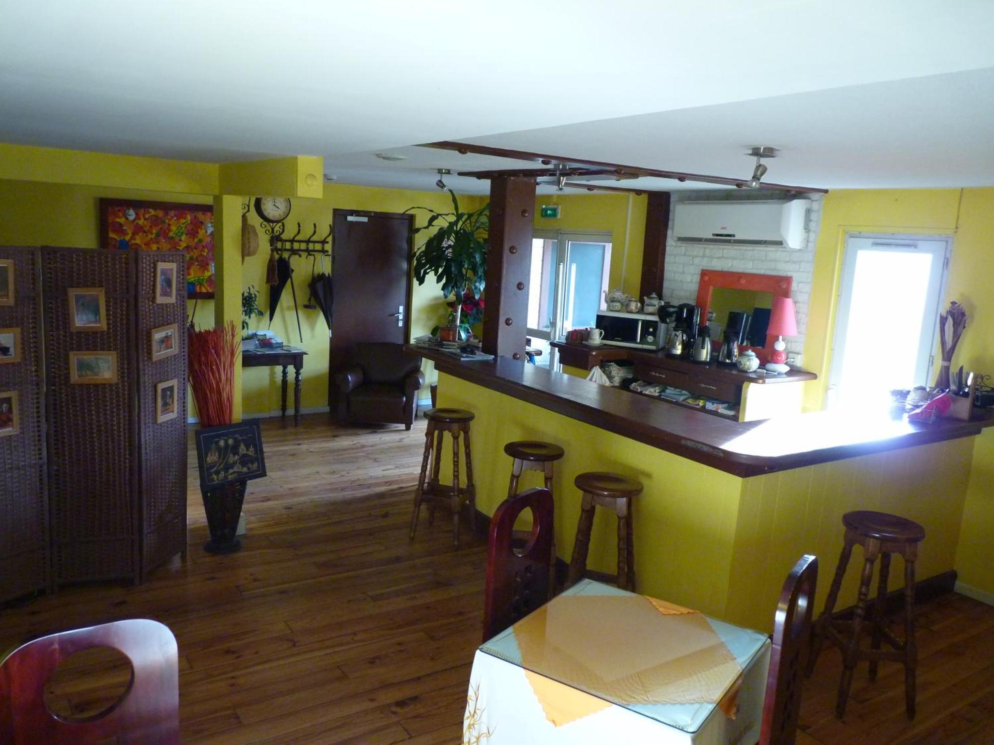 Hotel Ad Cyber-hotel 2*
